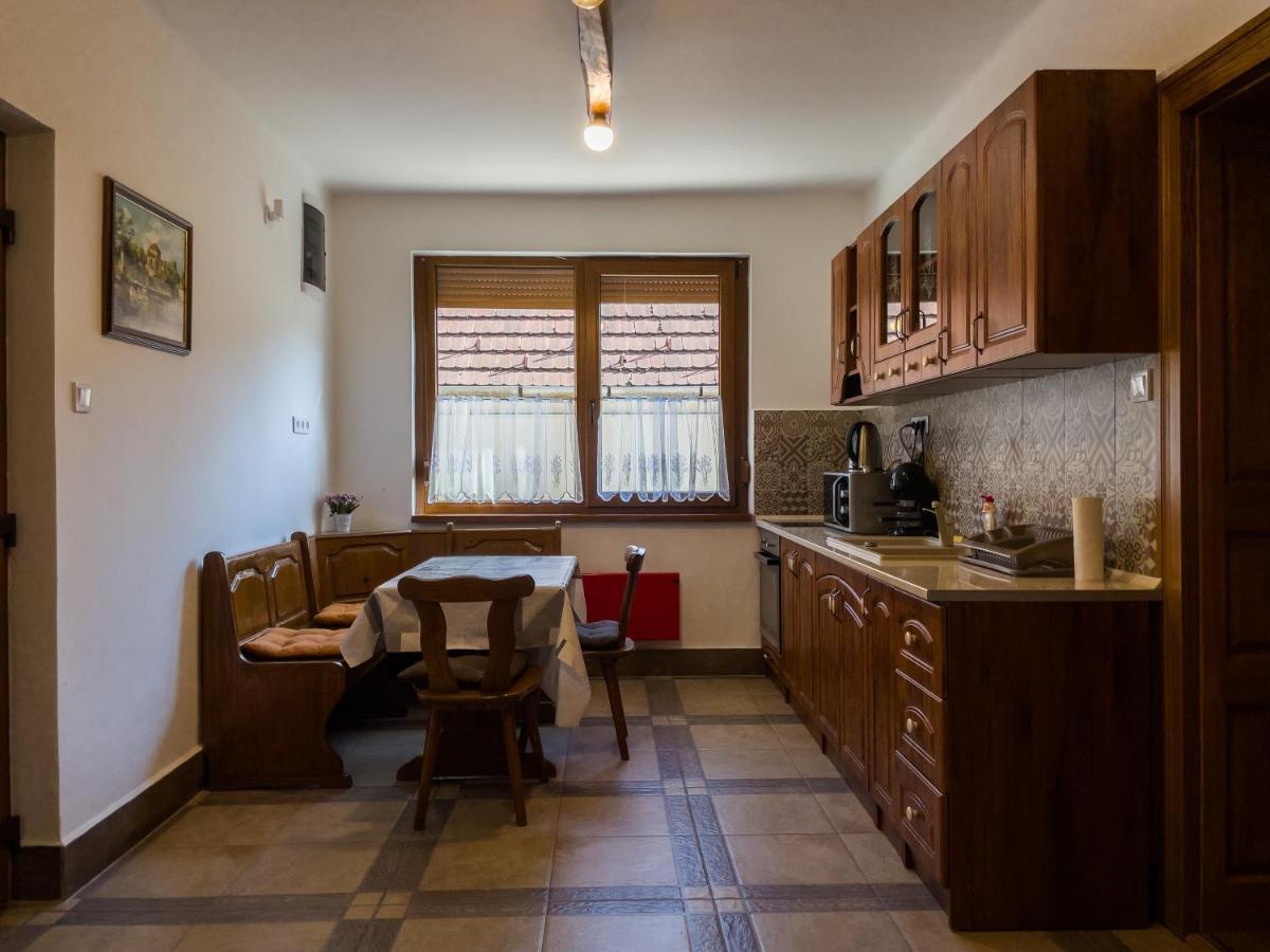 Bed and Breakfast Mamutfenyő Panzió Tata Exterior foto
