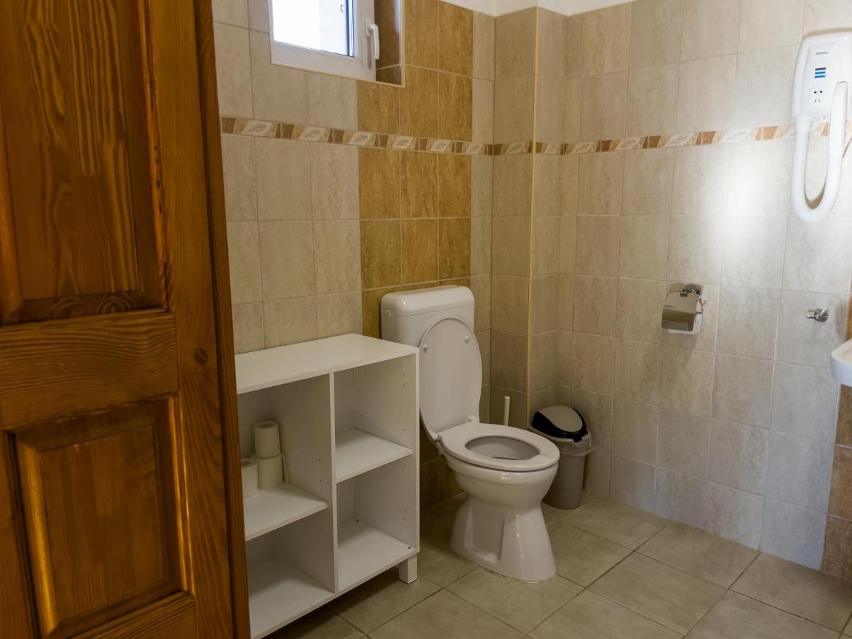 Bed and Breakfast Mamutfenyő Panzió Tata Exterior foto